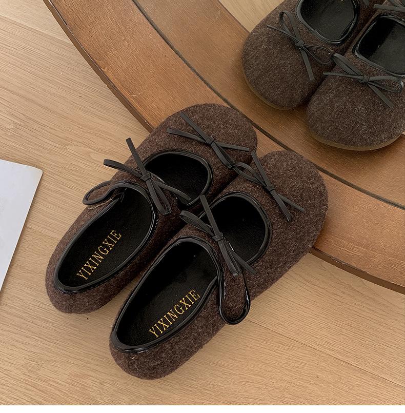 

Fashion temperament retro flat bottom shallow mouth single shoes women s 2025 new spring and autumn French bow soft sole Mary Jane shoes 40 темно-коричневого