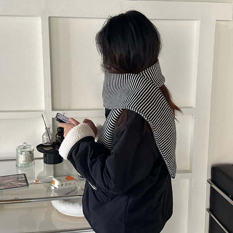 Chic Korean Style Black & White Wool Pinstripe Scarf: Elegant Autumn/Winter Neck Warmer
