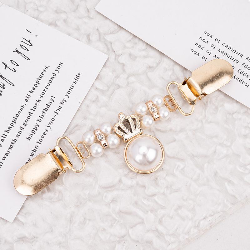 Vintage European & American Shawl Clip: Women's Diamond Sweater, Scarf, Brooch & Collar Alloy Accessories