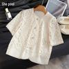 Elegante kurzärmelige Bluse mit Stickerei und Spitze