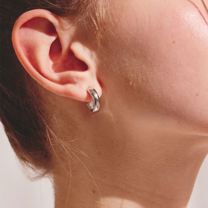 

noonoo fingers Stay Love Hoop Earrings WHITE GOLD