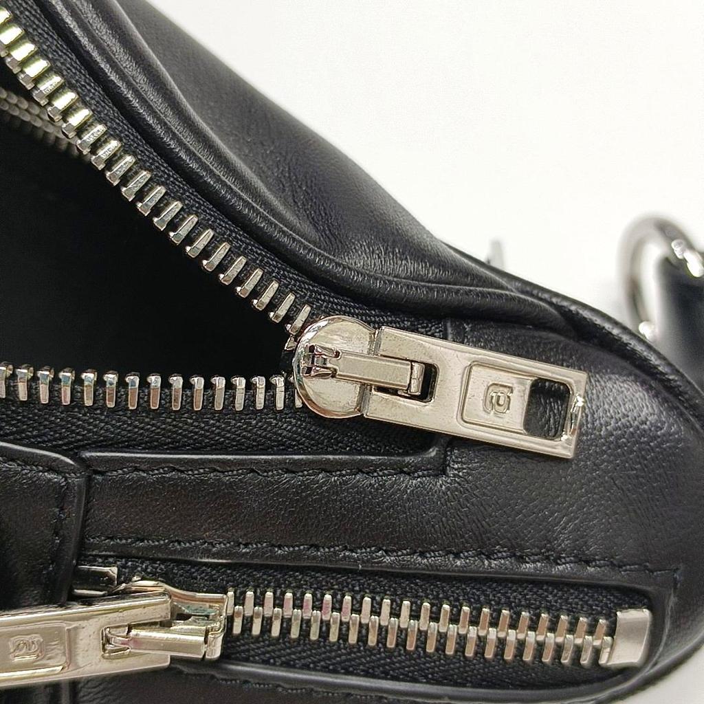 [Gebraucht] Schwarze Lammleder Mini-Hüfttasche - Ausgezeichnet #NIY6OZ