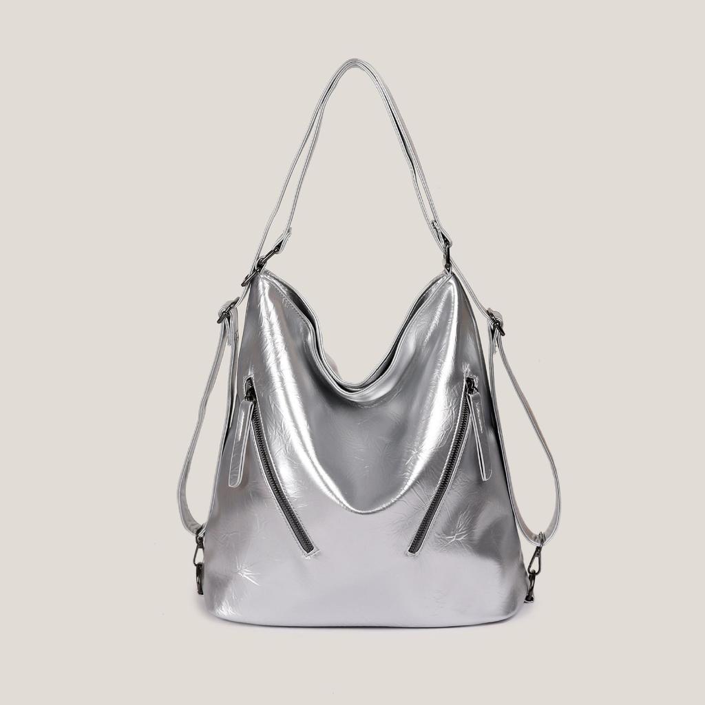 Für Herbst und Winter gibt es zahlreiche Funktionen wie Tragetaschen, Umhängetaschen, Handtaschen mit Reißverschluss, Rucksäcke aus weichem Leder für Damen