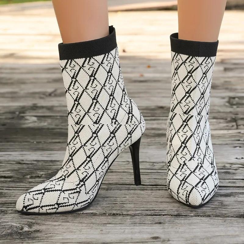 Mode 2024 Sexy Spitzschuh Damen Sockenstiefel Lässige Mode Übergröße Stilettos Leicht und Atmungsaktiv Damen Moderne Stiefel
