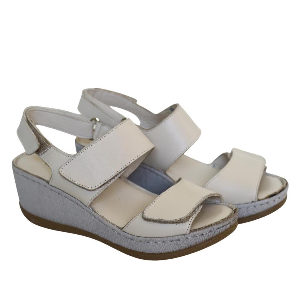 Damenschuhe aus echtem Leder mit Keilabsatz