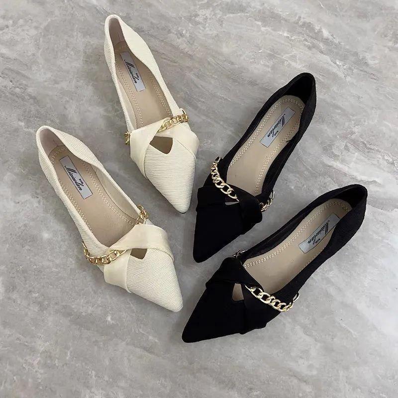 

Pointed single shoes women s autumn soft sole 2024 new summer Xiaoxiangfeng light mouth black flat shoes versatile four-season ladyshoes 40