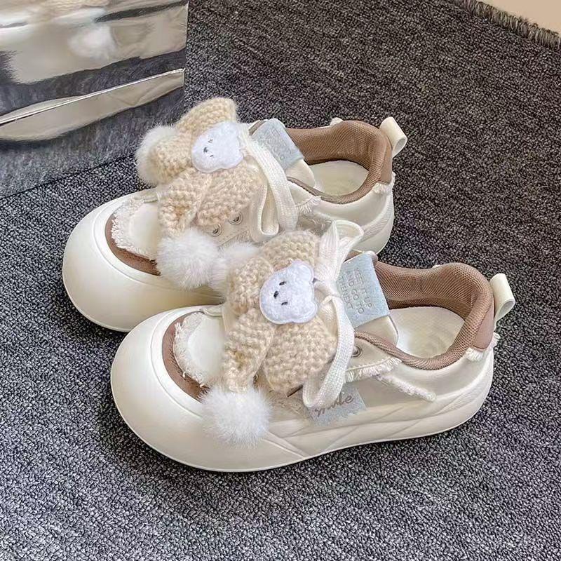 

Милые кеды с мишкой женские весенне-осенние новые нишевые маленькие белые туфли повседневные универсальные вельветовые туфли-хлебушки 40