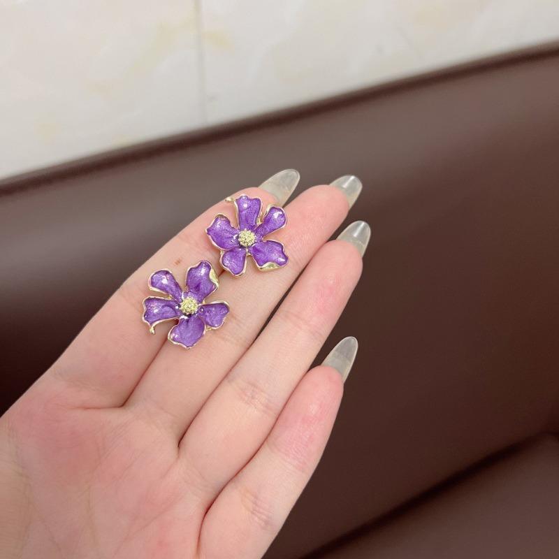 Sweet Flower Stud Earrings for Women Purple Enamel Oil Curled Petals Stud Earrings Wedding Party Trendy Cute Jewelry Girls Gift
