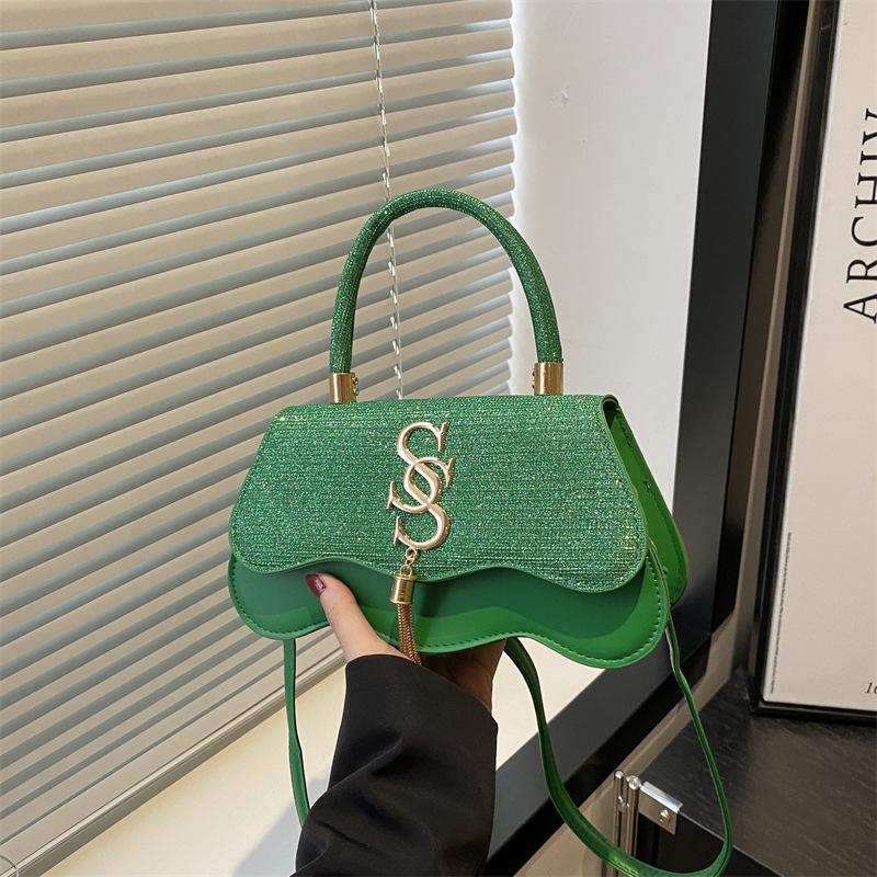 Trend Retro Design Sense Spring New Fashion Popular Shoulder Messenger Bag Texture Portable Small Square Bag Women