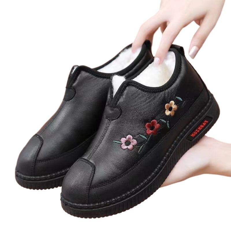 Winter real wool old north cloth shoes women's cotton shoes thickened wool waterproof elderly shoes warm and non-slip mother cotton boots