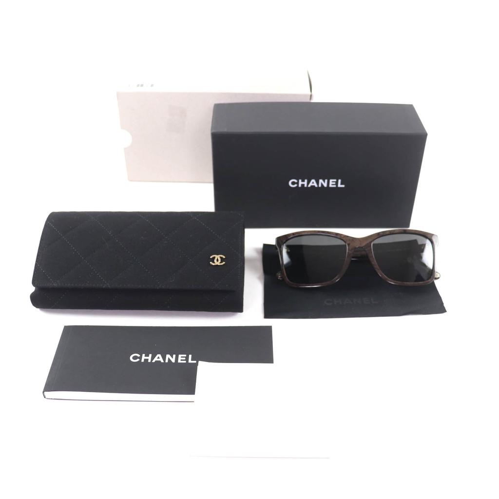 Pristine CHANEL sunglasses Brown Women 5551-U Used