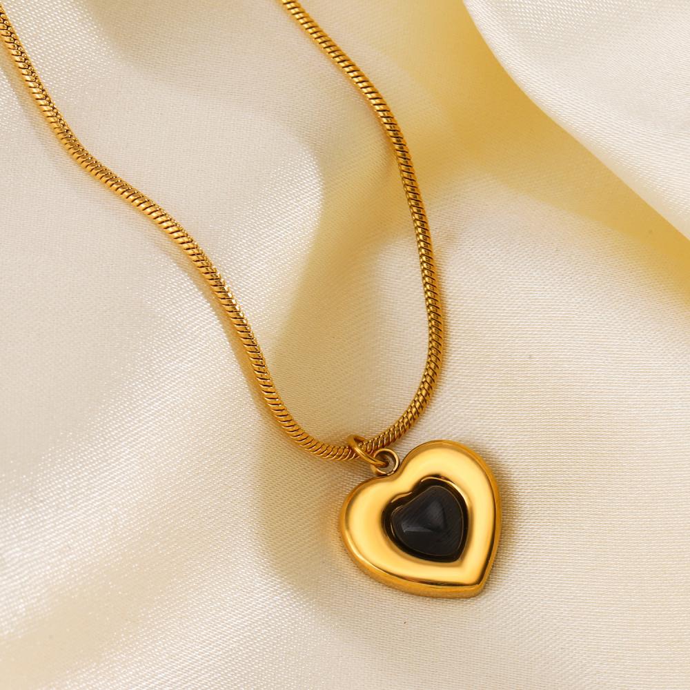 Stainless Steel Black Sweet Love Heart Pendant Necklace For Women Fashion Gold Color Clavicle Chain High Quality Jewelry Gifts