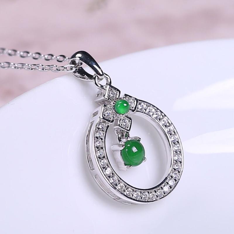Classic Crystal New Natural Chalcedony Chain Necklace Light Luxury Exquisite Green Small Pendant Engagement  Jewelry