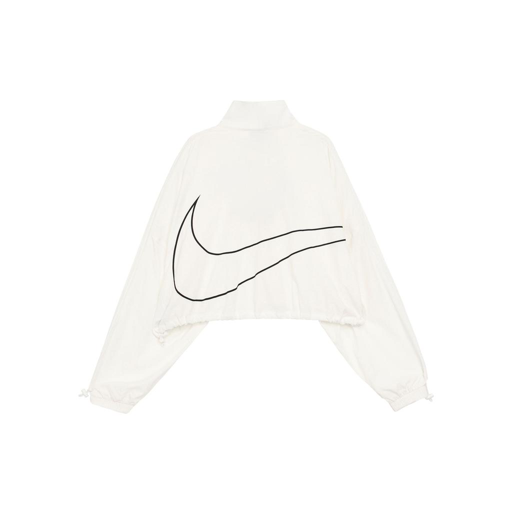 Nike מעיל קצר לנשים מבד ארוג עם הדפסת לוגו, צווארון עומד, רוכסן, נושם, שרוול קצר, מעילים לנשים, צבע לבן מפרש HM4629133