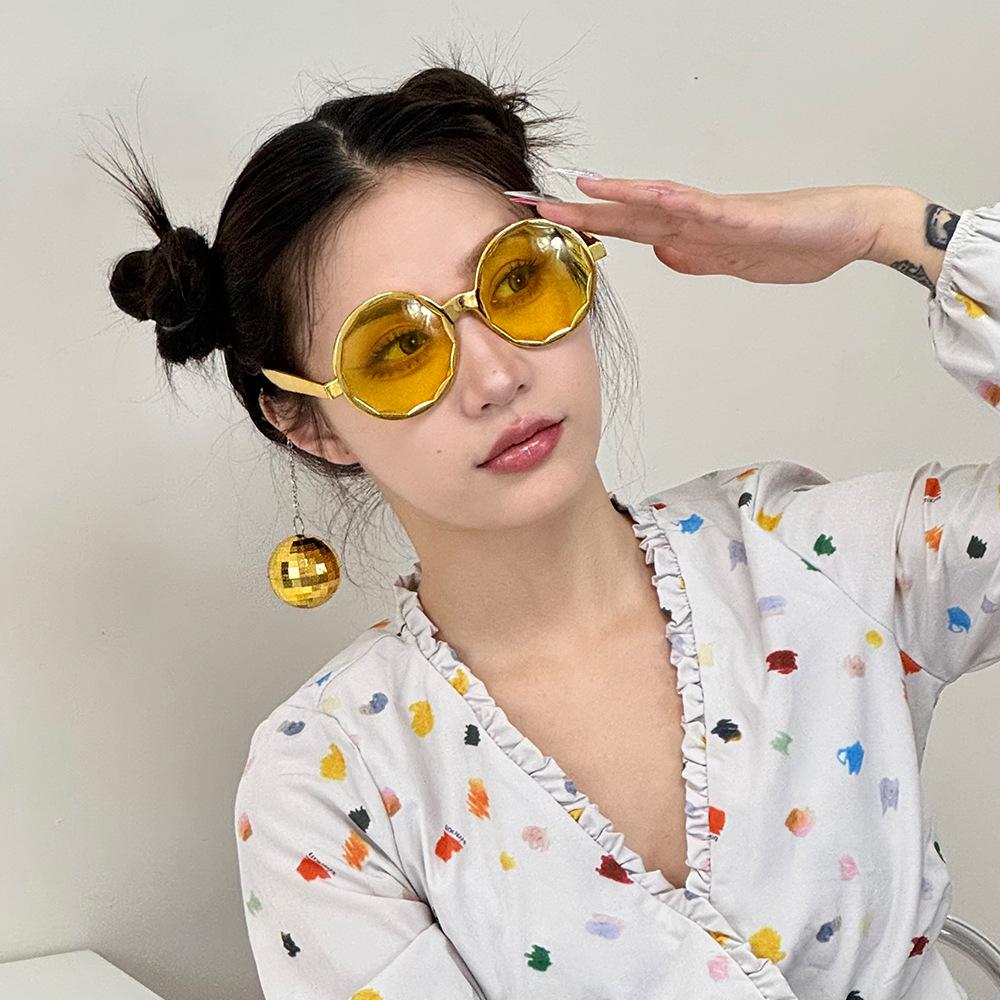 Personalisierte Cartoon-Sonnenbrillen für Abschluss- und Geburtstagsfeiern