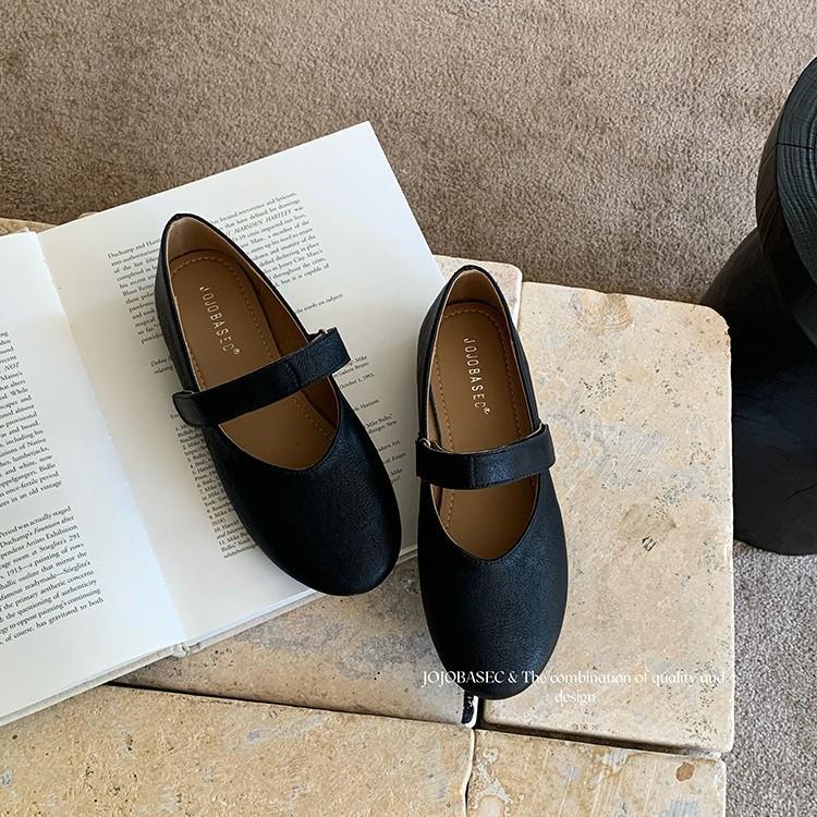 Soft-soled French Retro Fashion Versatile Mary Jane Shoes 2025 New Shallow Mouth Versatile Skirt Flat-soled Single Shoes Tide