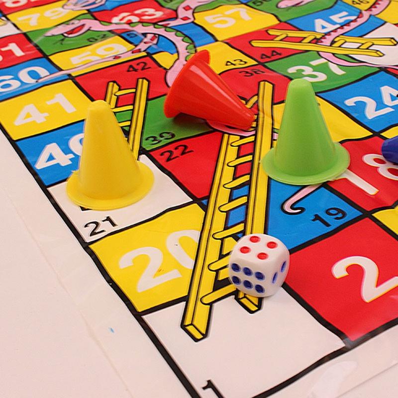 Familienparty-Spiele Spielzeug Kinder Schlangenleiter Kunststoff Tisch-Flugschach-Spielzeug