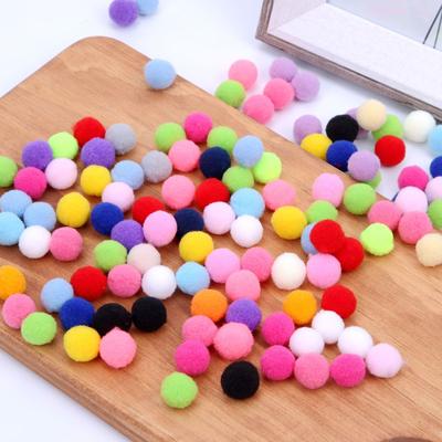 Kreative Hochzeitsdeko Kleiderdekoration Schmuckzubehör 18/25mm Kinderspielzeug Pompon Plüschball Mehrfarbig Weich Heimschmuck Pompons Nähen Basteln