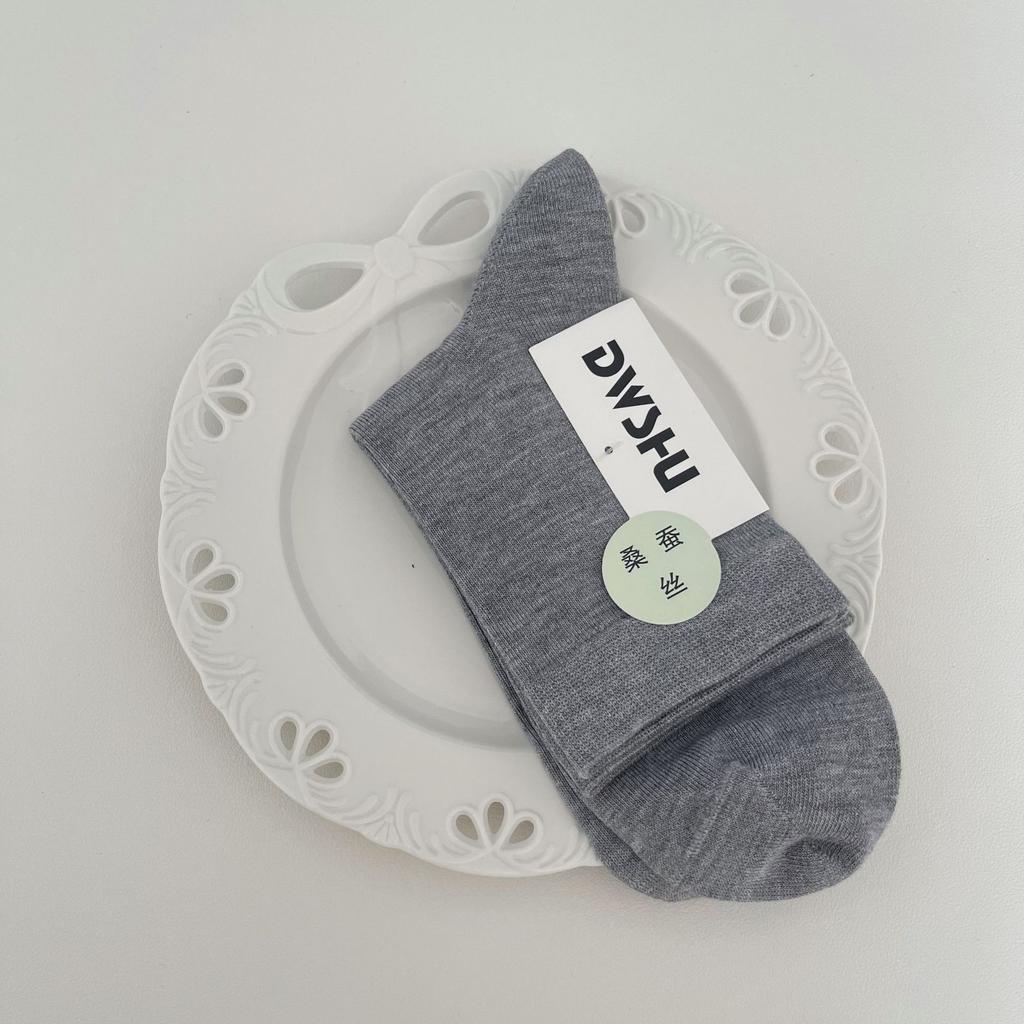 High Quality Thin Mulberry Silk Boneless Solid Color Business Mid-Leg Socks Simple And Breathable Sweat-Absorbing Pile Socks