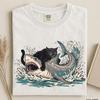 Katze reitet auf Hai Shirt, Lustiges Schwarze Katze Grafik-T-Shirt, Epischer Meeres-Tierkampf, Lustiges Meme T-Shirt, Comfort Colors Oberteil