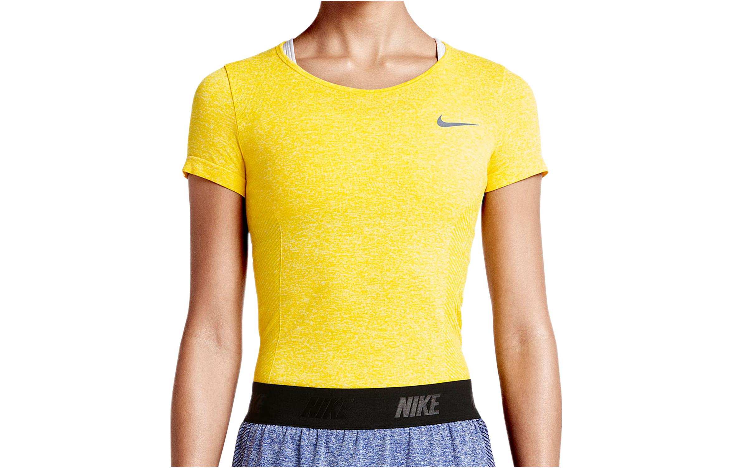 Nike T Shirts Women s Yellow Crew Neck Moderate Straight Fit 725662-741 M