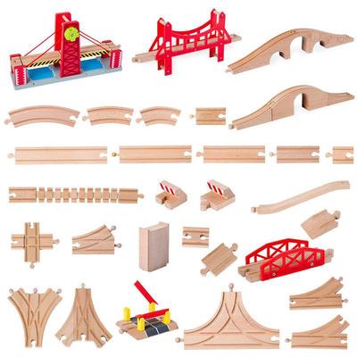 Handgefertigtes Eisenbahnschienen- und Bausteinset aus Holz für die Bildung von Kindern