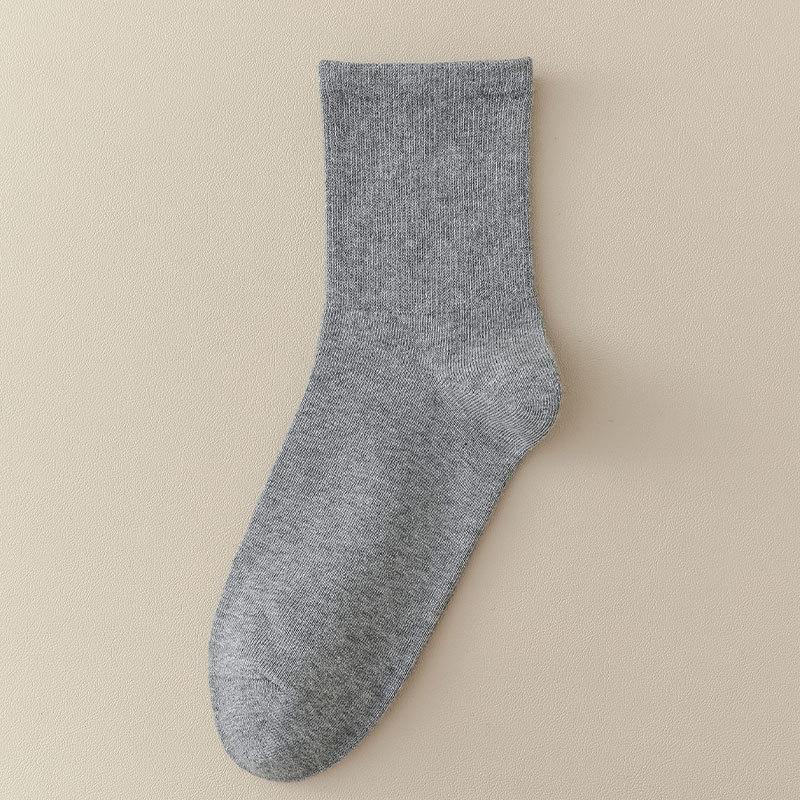 Men's Spring and Autumn Pure Color Sweat Absorbent All Kinds of Sports Boneless Cotton Socks