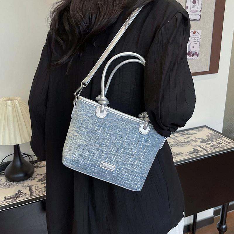 IELGY Denim Bag, Versatile Fashion Textured Messenger Bucket Bag