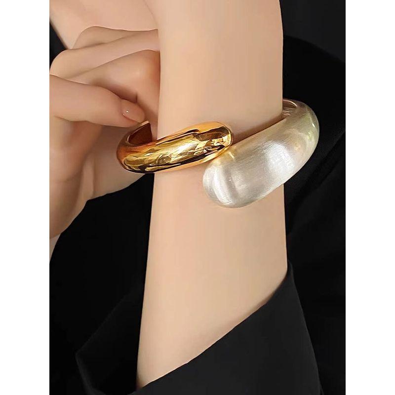 European and American Spring/Summer High-End Two-Tone Open-Ended Niche Design Bracelet for Women, Minimalist Style, Unique and Simple Wristband