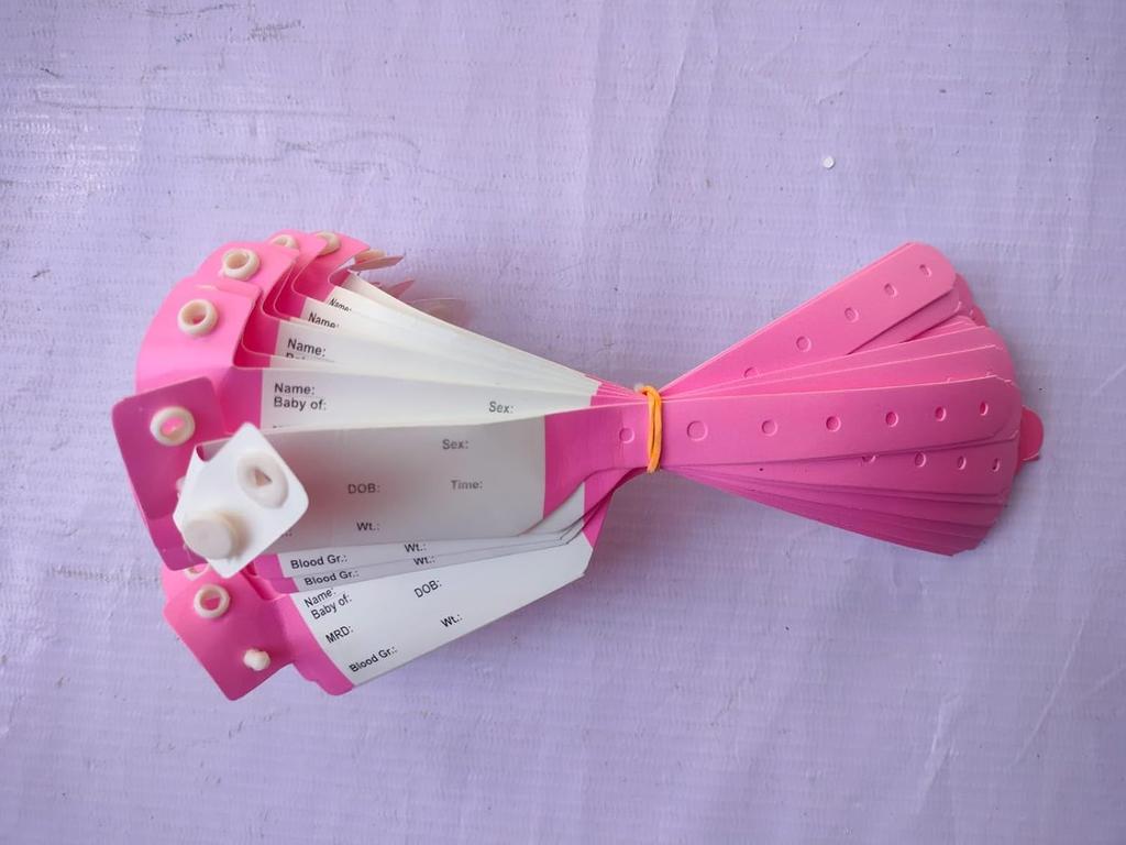 Patient Identification Band for New Born Baby (Pack of 100 Pcs.) Easy To USE