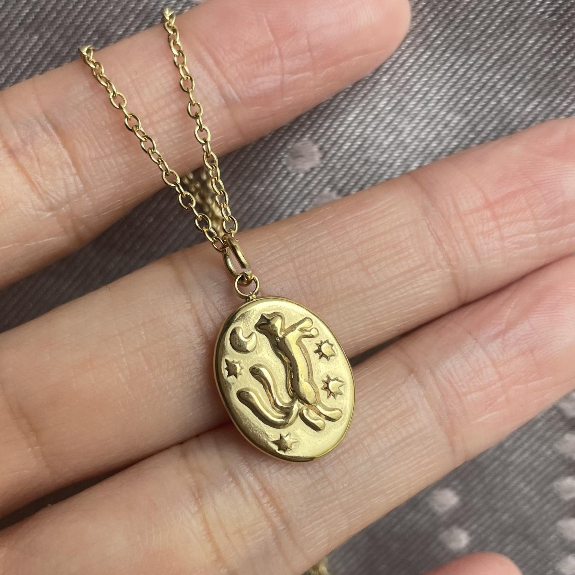 

Titanium Steel Bow Painted Oil Drop Rabbit Element Pet Oval Tarot Necklace, Color Retention Electroplated 18K Gold