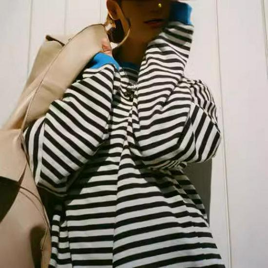 2025 Autumn/Winter Striped Color Block Loose Round Neck Long Sleeve Sweatshirt.