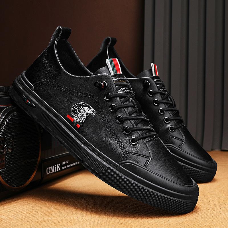 

White board shoes men s 2025 new lace-free casual versatile sports trend men s shoes flat men s white shoes 44