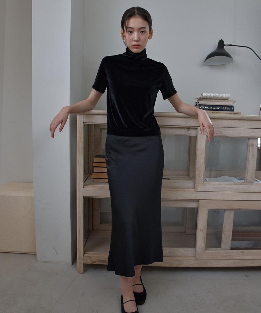 38 Come On Common Satin Flared Skirts (Black)