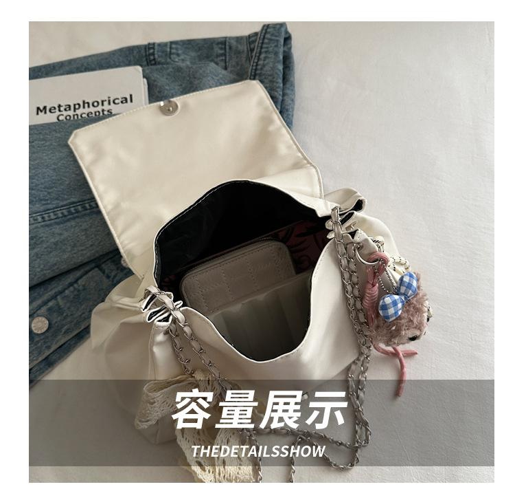 2025 New Simple and Versatile Niche Design Fashionable Foreign Style Commuter Literary Single Shoulder Messenger Bag Large Capacity Tote