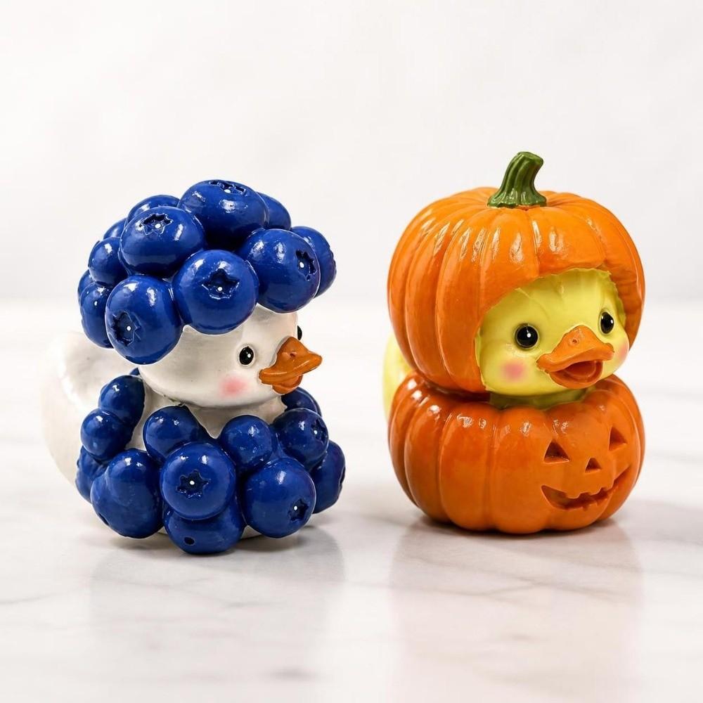 Cartoon-Fruchtente-Figur Kreative Blaubeerenten-Skulptur Halloween-Dekoration