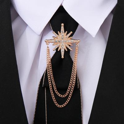 Broches et bijoux de corps