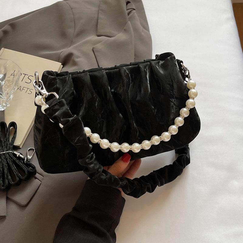 

Niche bag women s new summer fashion messenger bag single shoulder underarm pleated cloud bag чорний