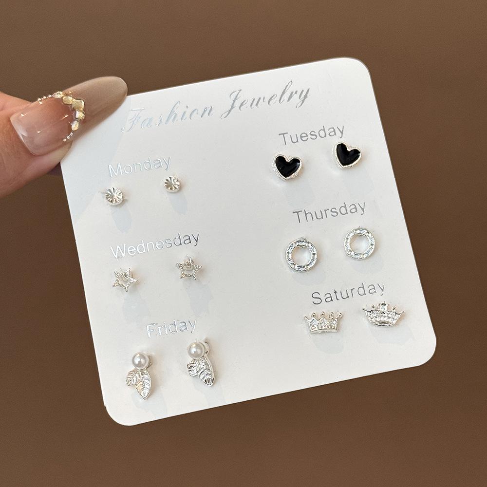 Korean Version of Niche One-week Stud Earrings Set Ins Cute and Small Alloy Electroplating Temperament Point Diamond Earrings