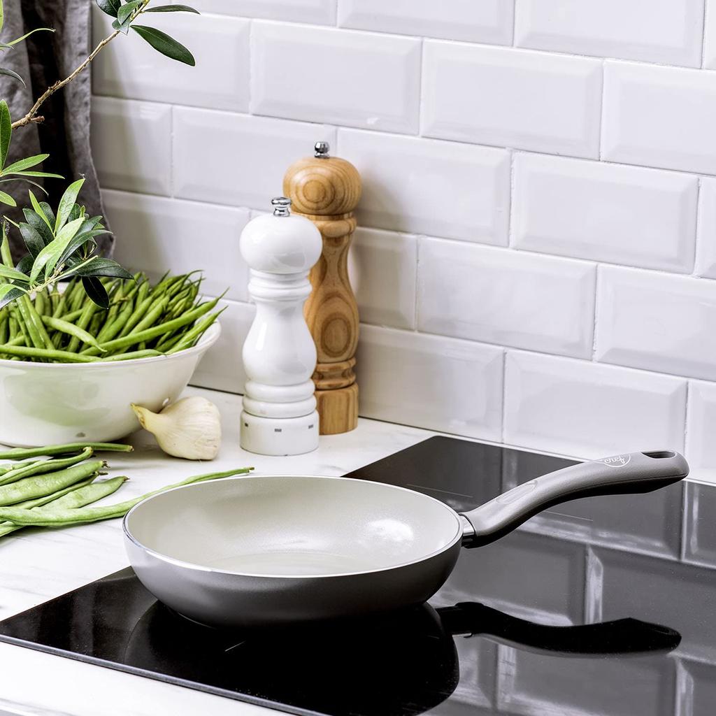 Greenpan Green Chef Bratpfanne 20cm IH-kompatibel Keramikbeschichtung Innen und Außen zur einfachen Reinigung Keine schädlichen Substanzen Erdfarbe Quarz