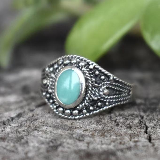 Elegant Retro Imitation Thai Silver Ring: European & American Women's Ethnic Jewelry