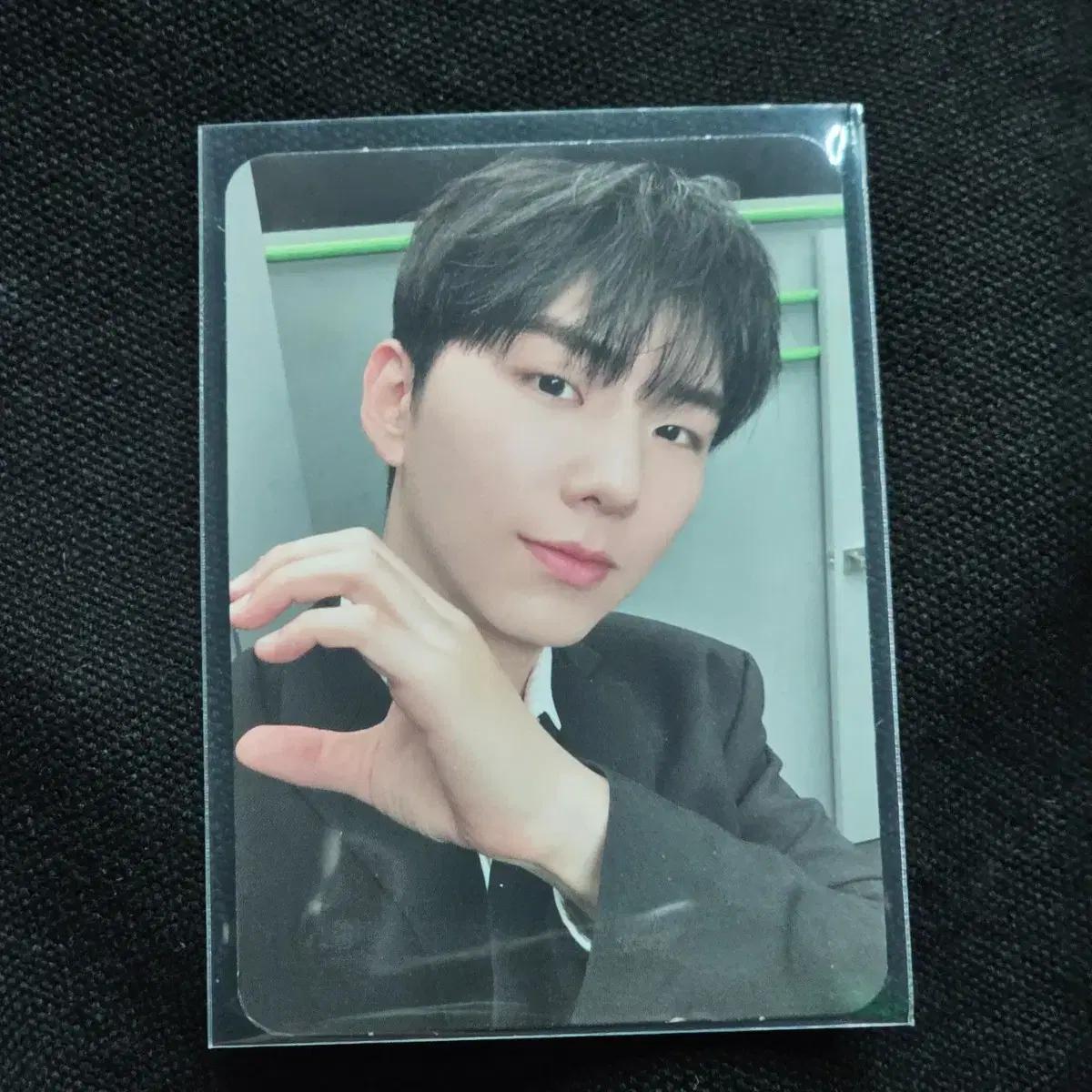 

Monsta X 10th Anniversary Concert Monbe Only Photocard Day 3 Ki Kihyun