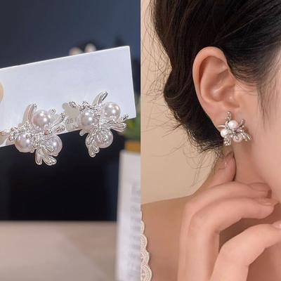 French Pearl Flower Stud Earrings Niche Temperament Light Luxury High-end Earrings Fashionable Elegance Versatile Earrings Women