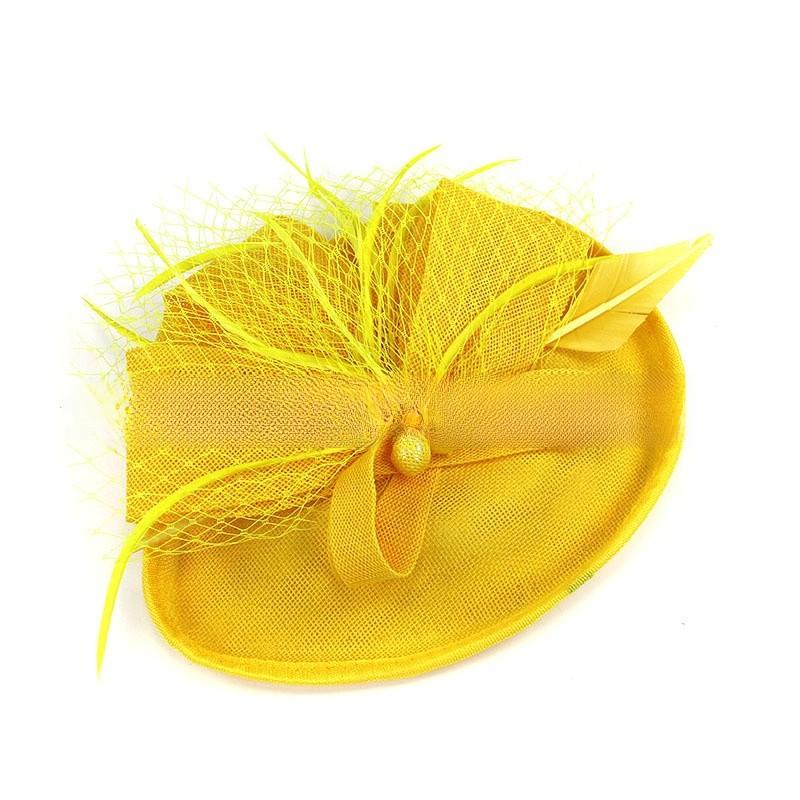 Classic Round Top With Feather Trim For Fashionable Bridal Looks