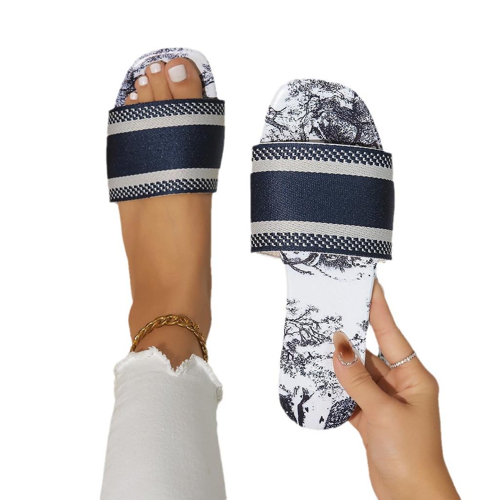 Flat-bottomed Slippers Women's Summer Popular New Fashion Outer Wear Beach Shoes One-word Cool Slippers Women