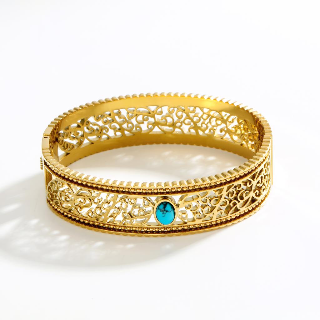 Inlaid turquoise decorative hollow design bracelet Exquisite retro style Ms. fashion bracelet Suitable for daily party wear