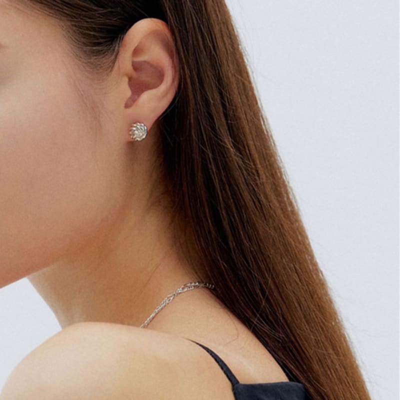 LUMIAH M THREAD BALL EARRINGS