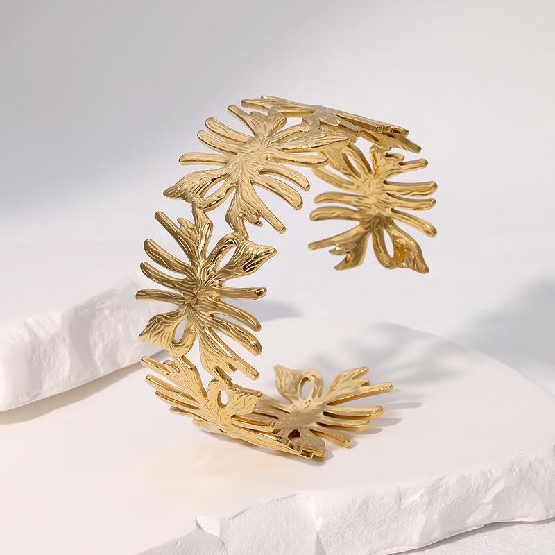 Hypoallergenic Waterproof Vintage Elegant Retro Irregular Leaf Bracelet Open Wide Version Personalized French Light Luxury
