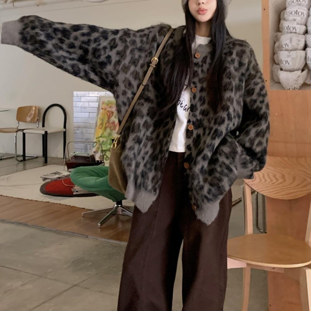 Round-neck Loose Knitted Coat Women's Single Button Thickened Leopard Print Sweater Cardigan for Autumn and Winter