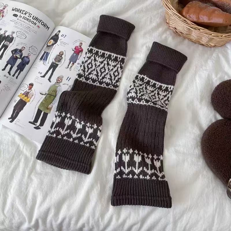 Sock Coverssocks Are Piled Up With Warm And Thickened Retro Gray Diamond Calf Leg Covers